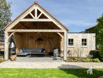 Houten bijgebouwen poolhouse seniorenwoning